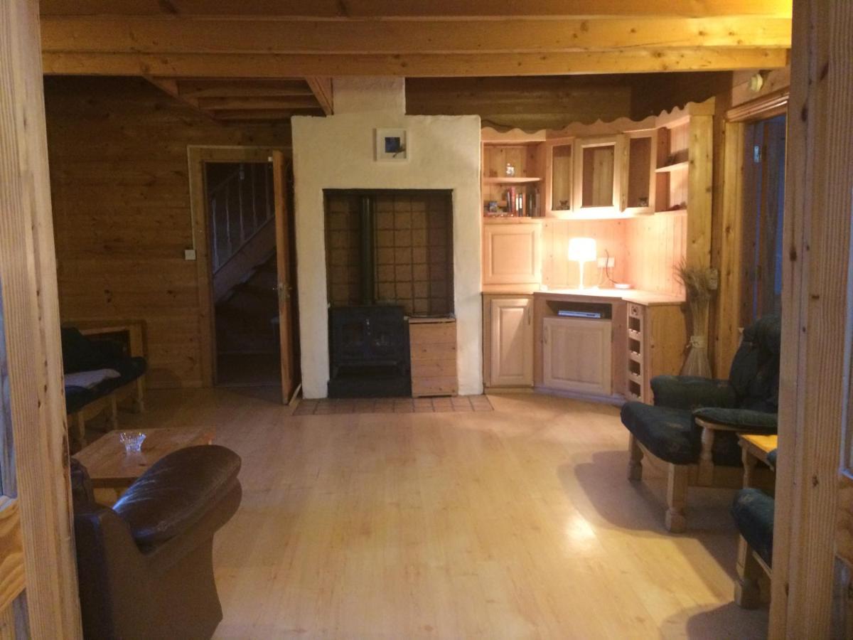 Log House Hideaway Villa Johnswell Bagian luar foto